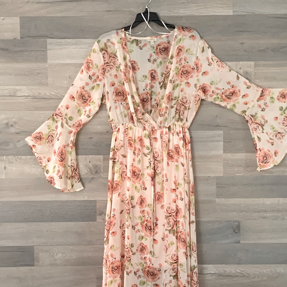 Dress light pink, with other pastel colors